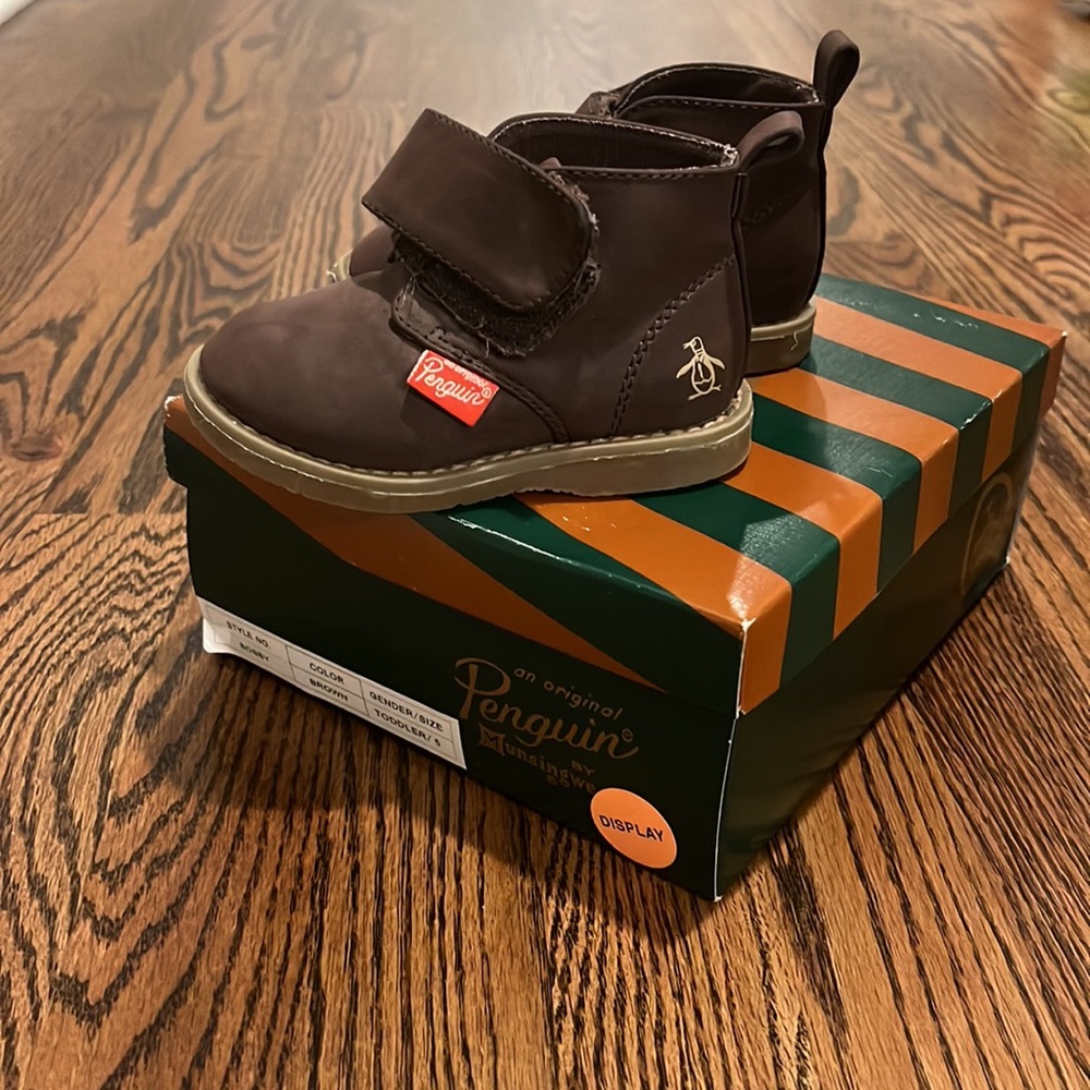 EUC Penguin toddler boots